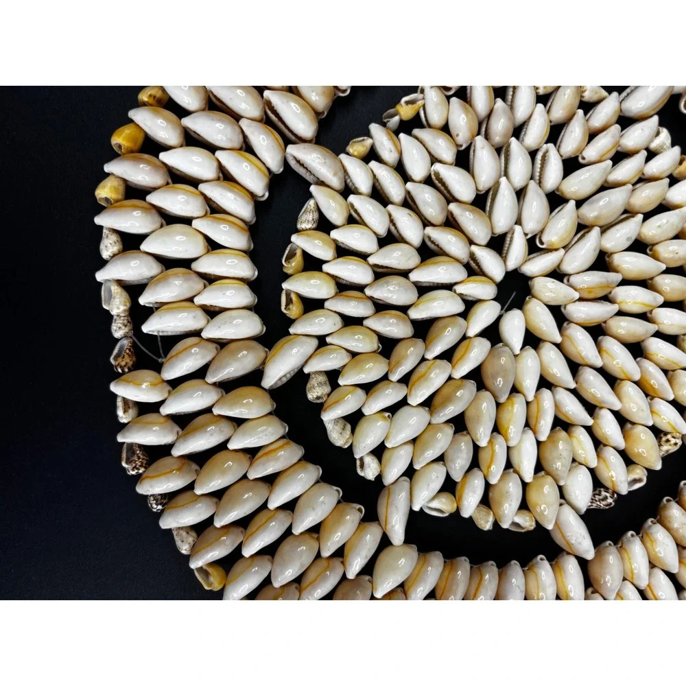 Set of 2 Vintage Cowrie Shell Round Placemats Trivets Coastal Boho Decor 8.5